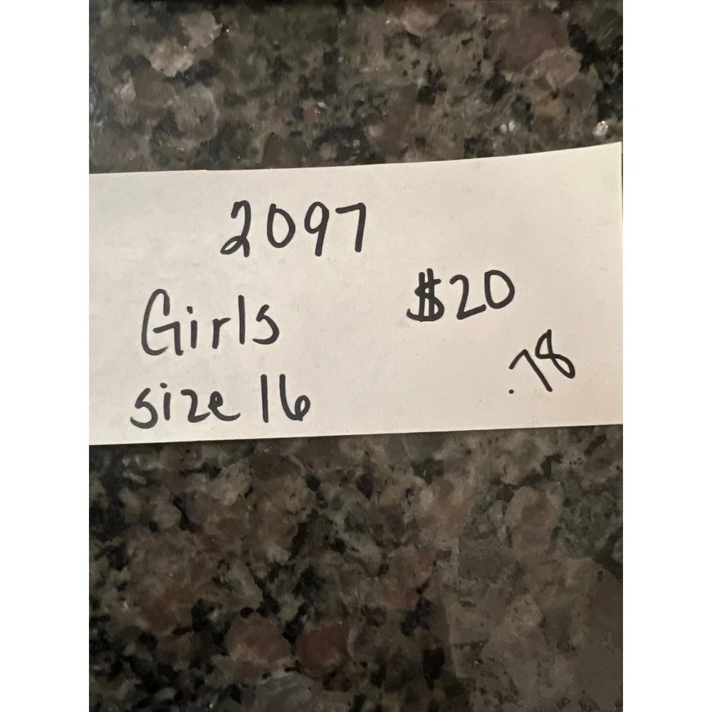 Girls size 16 shorts‎ (2097)